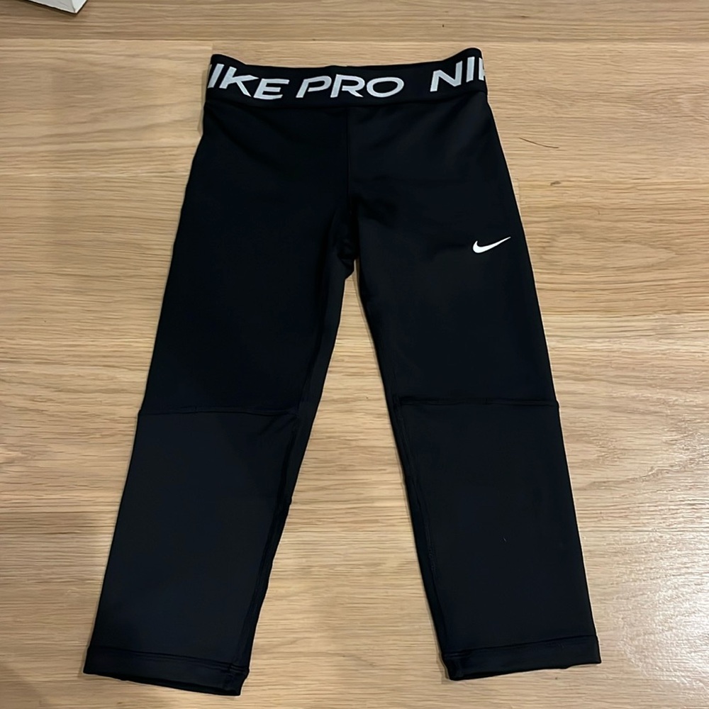Nike Pro leggings unisex, kid size medium